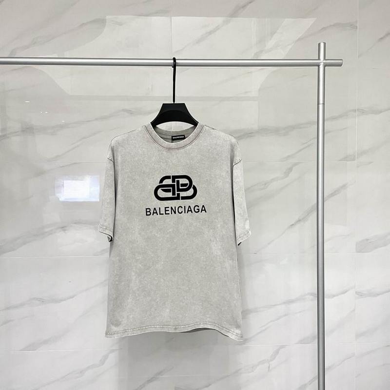 Balenciaga Men's T-shirts 150